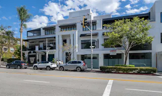 ±10,500 SF Beverly Hills Flagship Pop-Up | Golden Triangle at 238 N. Canon Drive - Image 8