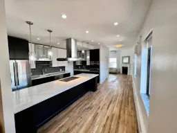 Modern Penthouse Showroom in SoHo - Image 14