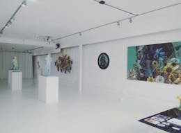 Gloss White Gallery Space on Fairfax Ave - Image 2