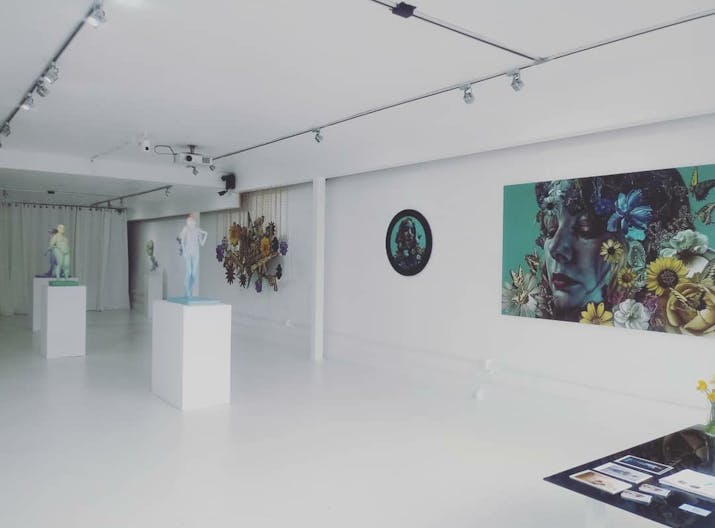 Gloss White Gallery Space on Fairfax Ave - Image 2