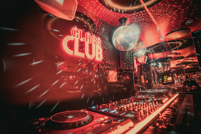 Privatize Glass Club Cannes | Exclusive Venue for Private Events - Image 4