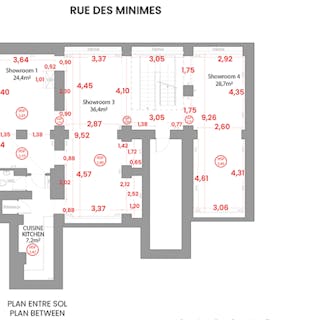 Large Fashion Showroom Rue des Minimes - Image 18