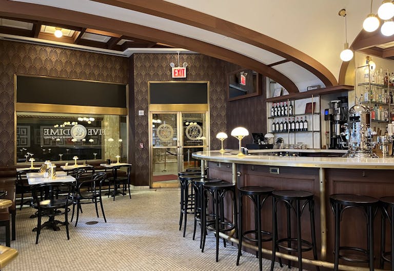 Vntage downtown cocktail bar on the ground floor of the historic Woolworth Building - Image 0