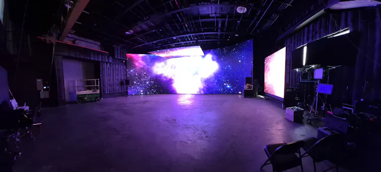 Full-Service Studio with Green Screen & LED Wall – Vehicle-Ready Space - Image 0