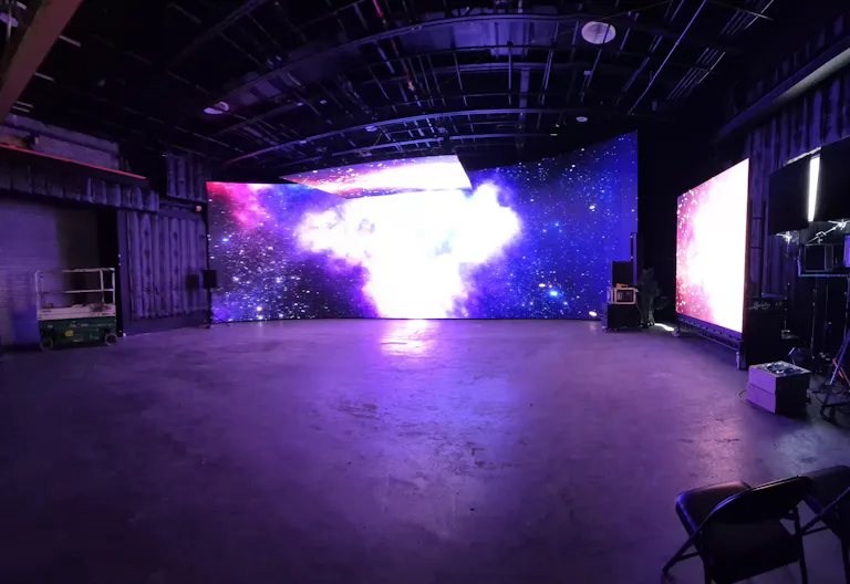 Full-Service Studio with Green Screen & LED Wall – Vehicle-Ready Space - Image 0