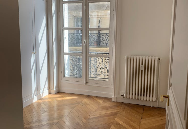 Spectacular Showroom in Saint-Germain - Image 3