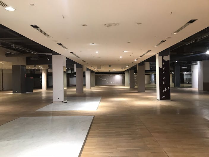 Unique and Atypical Space in Paris - Former Shopping Mall - Image 3