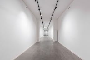 Boutique - Art Gallery Paris centre Marais - Image 6