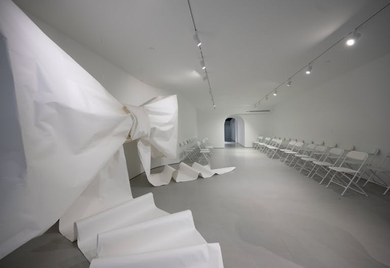 A sun-drenched, spacious storefront nestled in the heart of Midtown Manhattan. - Image 0