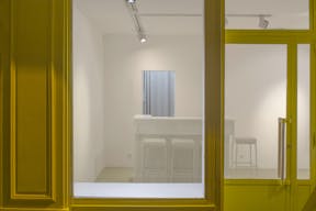 Pop-up gallery store in Paris, Belleville - Image 28