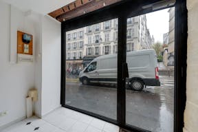 Belle Boutique pr�s du Sacr� Coeur, Montmartre - Image 6