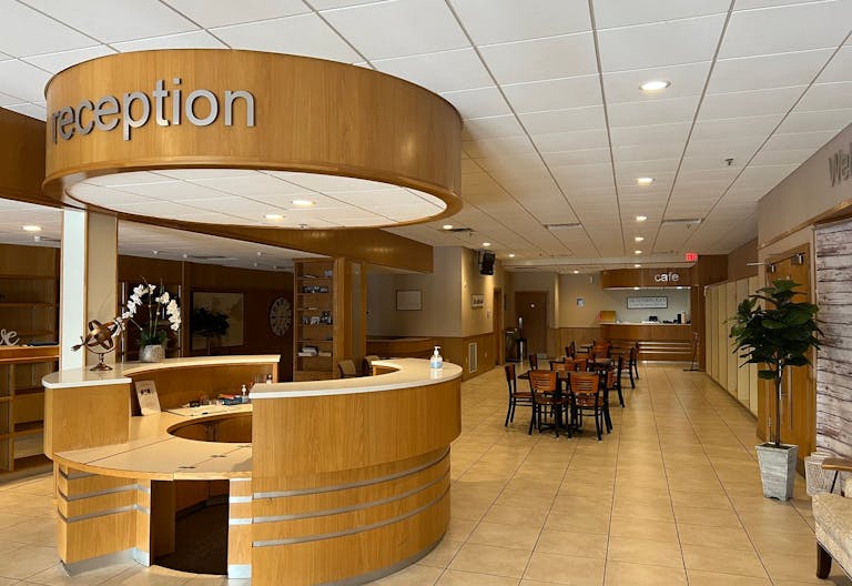 Assembly in the heart of Uptown Minneapolis - Image 3