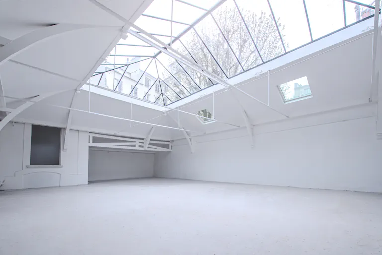 Une galérie idéale pour showroom / Fitting / Pop Up store / Galerie d'Art et défilé  - Image 3
