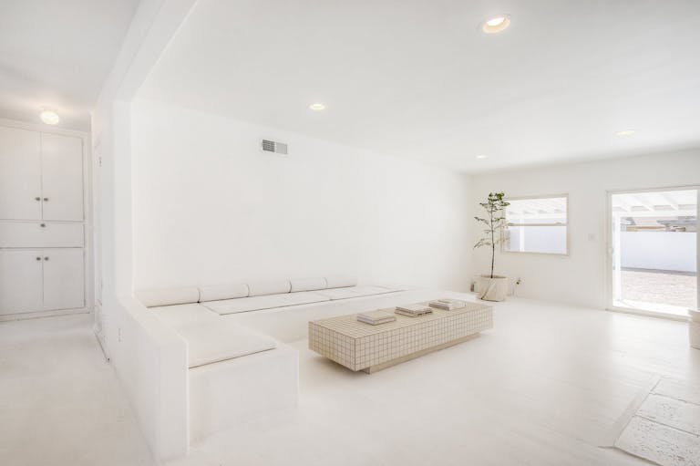 Creative Space in Tarzana - Image 1