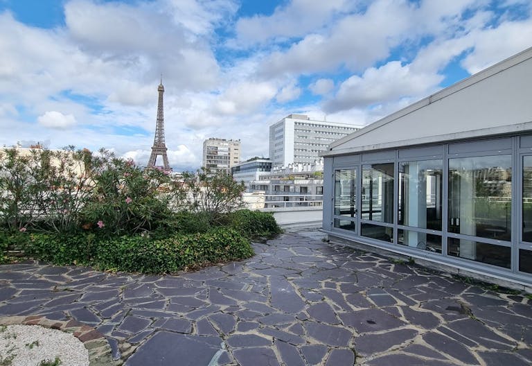 Unique Building Near Eiffel Tower - Ancien garage avec vue Tour Eiffel - Image 3