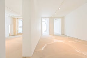 Magnifique espace sous verri�re � proximit� du Palais Royal - Image 6