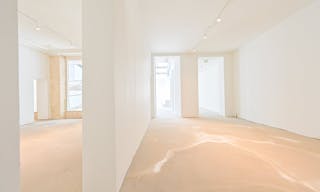 Magnifique espace sous verri�re � proximit� du Palais Royal - Image 6