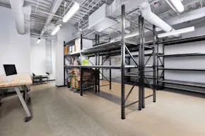 Elegant Storefront in Fulton Market - Image 7
