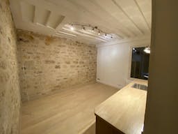 Charming space close to the Marais - Image 7