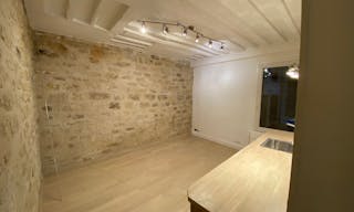 Charming space close to the Marais - Image 7