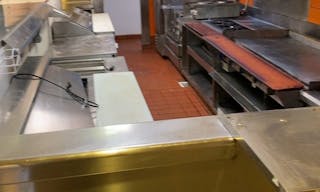 acant Restaurant available in excellent location - Image 2