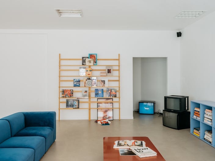 Trendy Pop Up Space in Berlin's Vibrant City Center - Image 4