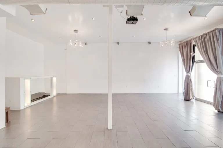 Licensed Bar Space in Crown Heights - Image 3