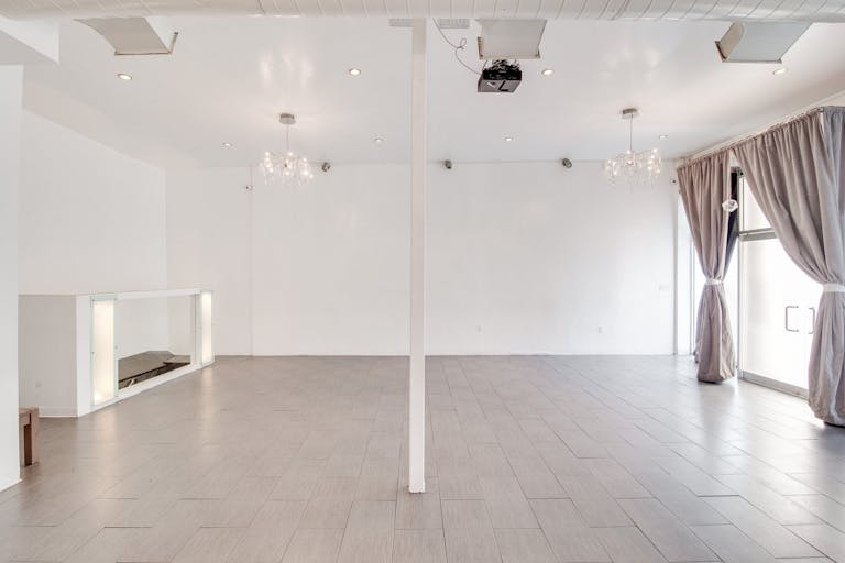 Licensed Bar Space in Crown Heights - Image 3