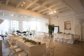 DTLA Grand Loft with High Ceilings - Image 13