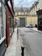 Beautiful pop up space in the heart of the Marais - Image 4