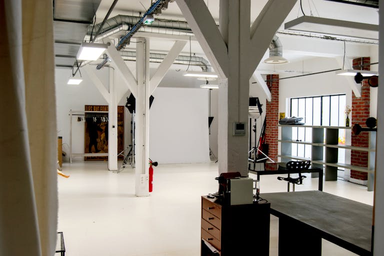 Studio Photo de 95m², Paris - Image 2