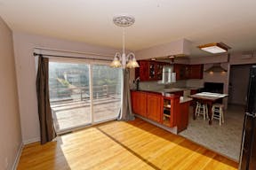 Large, bright, updated Ranch Located in the heart of Pine Hills. 3 bedroom, 2 full & 2-1/2 baths - Image 3