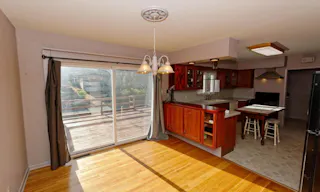 Large, bright, updated Ranch Located in the heart of Pine Hills. 3 bedroom, 2 full & 2-1/2 baths - Image 3