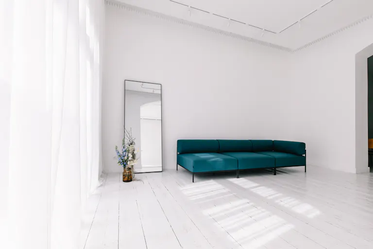 Studio Stellar, a versatile sunlit space. - Image 0