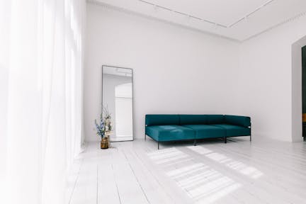 Studio Stellar, a versatile sunlit space. - Image 0