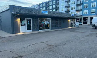 Great Downtown Retail /Office space available - Image 5