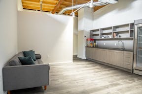 East LA Skylight Studio - Image 6