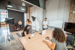Huge & Cozy Conference Room in Miami - Image 3