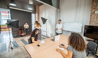 Huge & Cozy Conference Room in Miami - Image 3