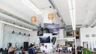 LARGE South Loop Barber Salon - Image 1