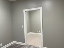 Beauty/wellness space for lease in excellent location! - Image 4