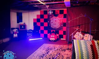 Grande River Disco Studio Photo Lounge & Recording Studio - Image 7