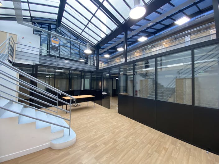 Atypical Space in the 10th arrondissement of Paris - Image 1