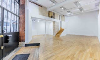 Showroom on Rue Charlot - Image 2