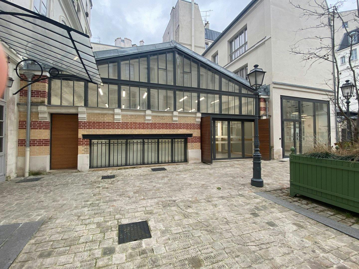 Modular Creative Space in Paris 9th Arrondissement