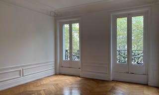 Perfect Showroom in Saint-Germain - Image 5
