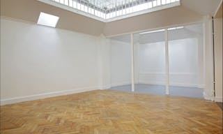 Premium Space In R�publique - Image 9