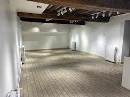 Showroom Place des Vosges au coeur du Marais sur cour class�e - Image 6