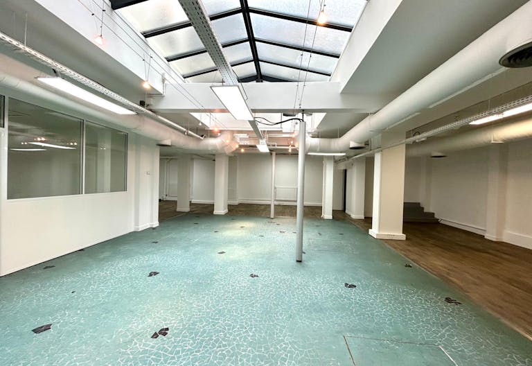 Industrial space well located in the New Fashion District - Image 1