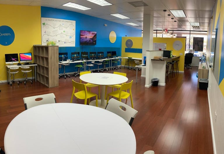 Technology Space for Gaming, and Coding - Image 3